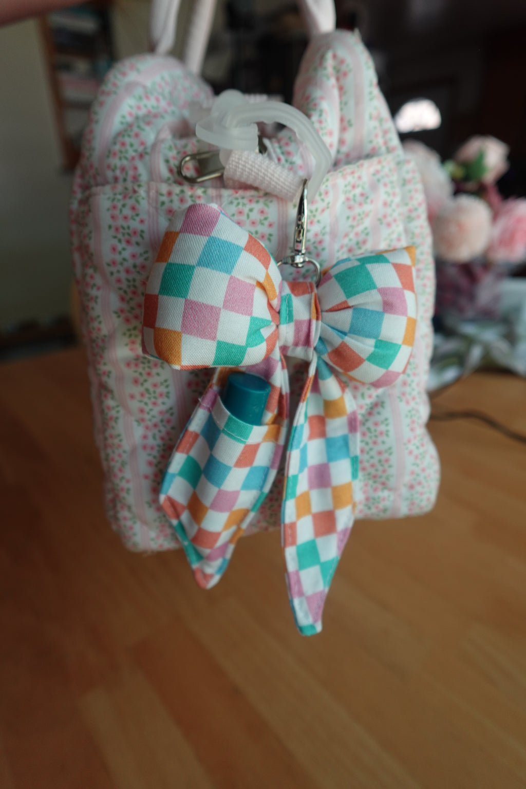 Colored Checkered Chapstick Bow Holder